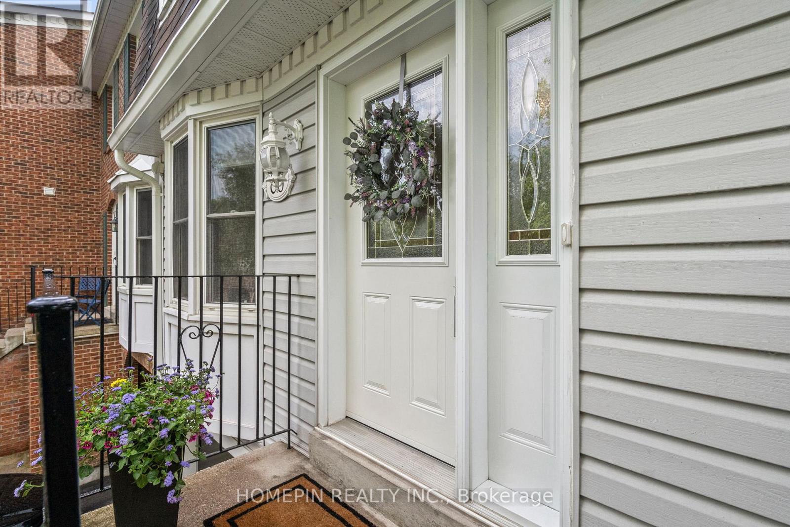 86 CONFEDERATION WAY - 2