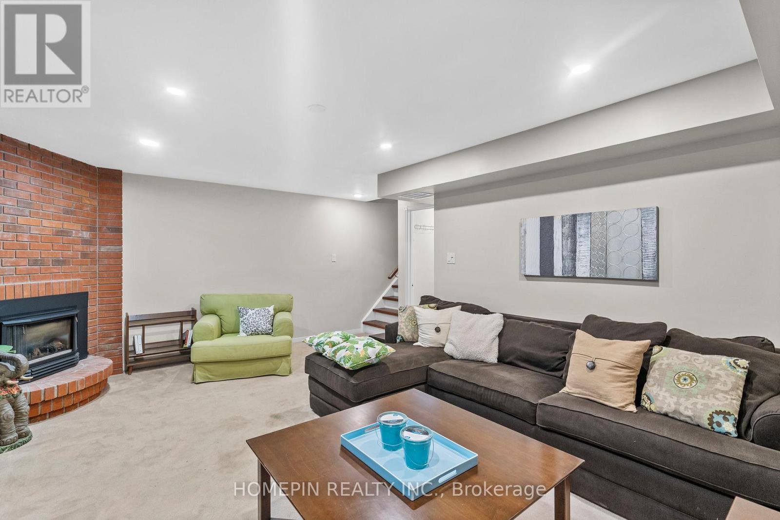 86 CONFEDERATION WAY - 22