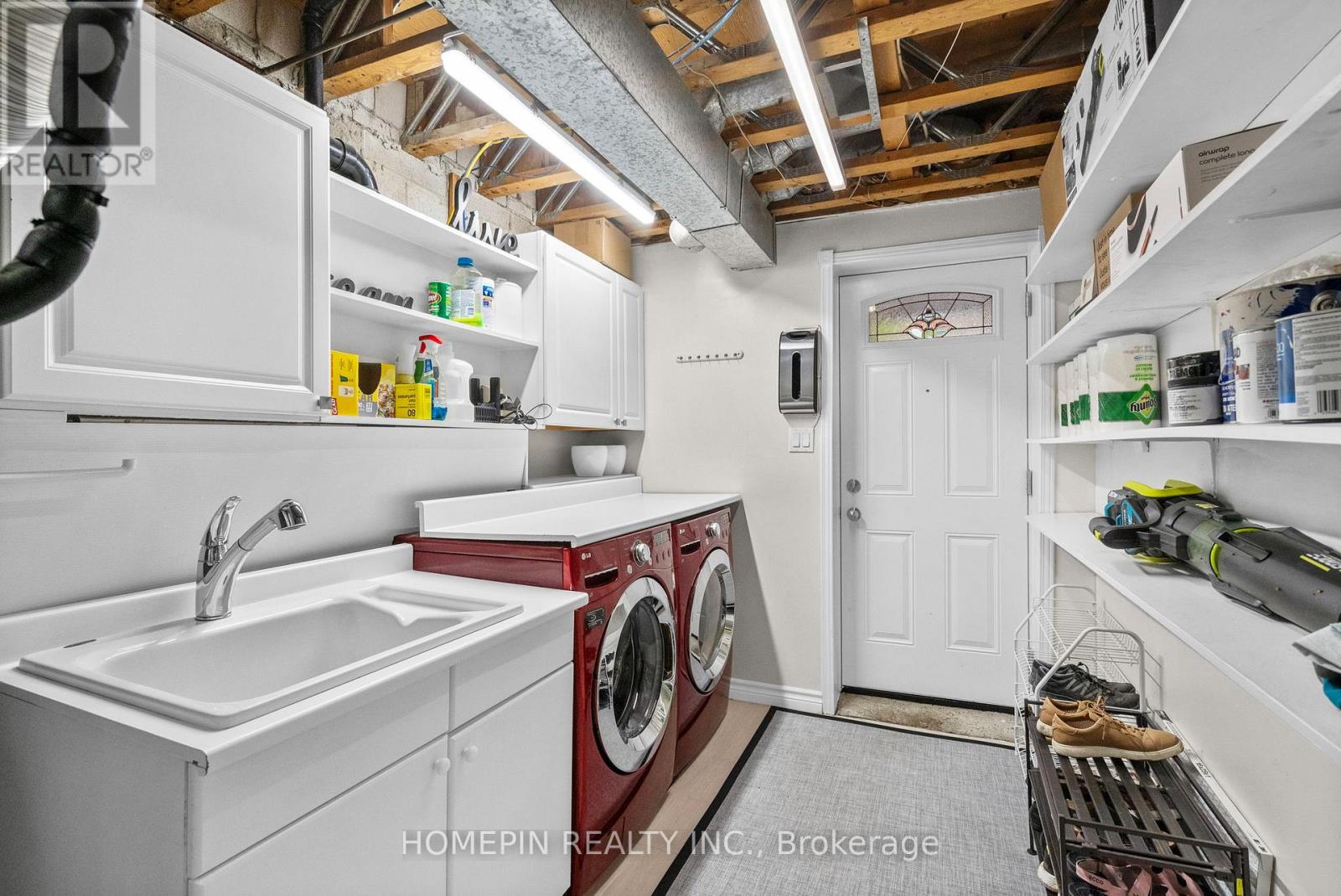 86 CONFEDERATION WAY - 23