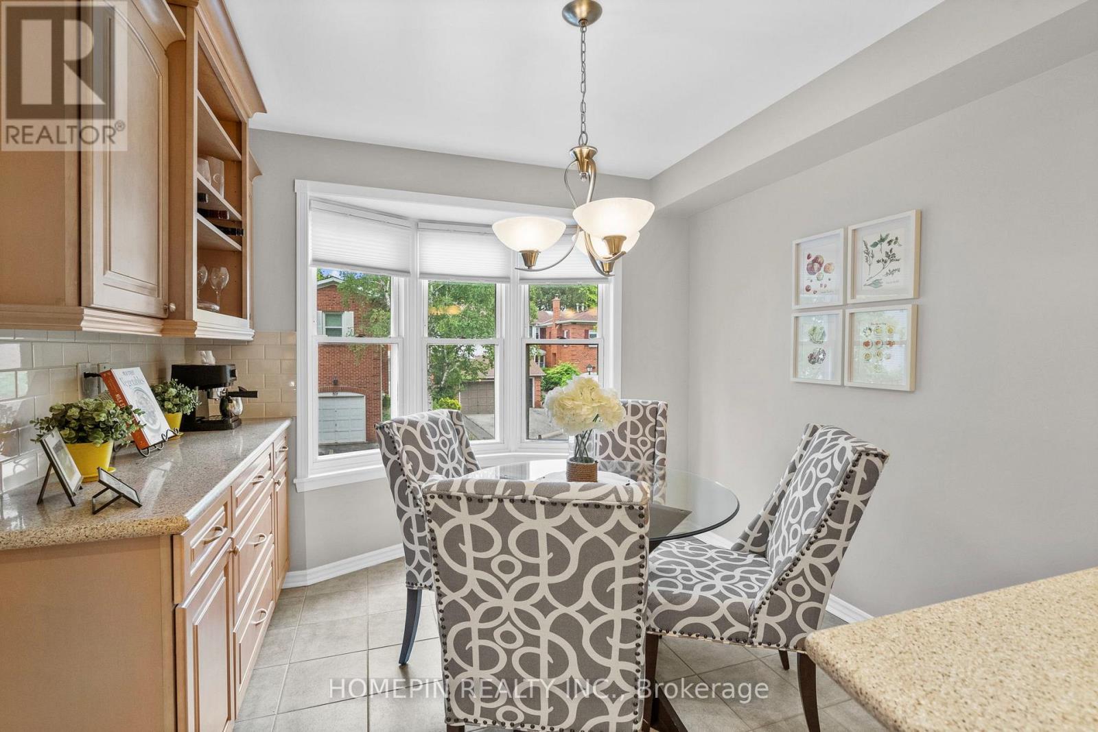 86 CONFEDERATION WAY - 4