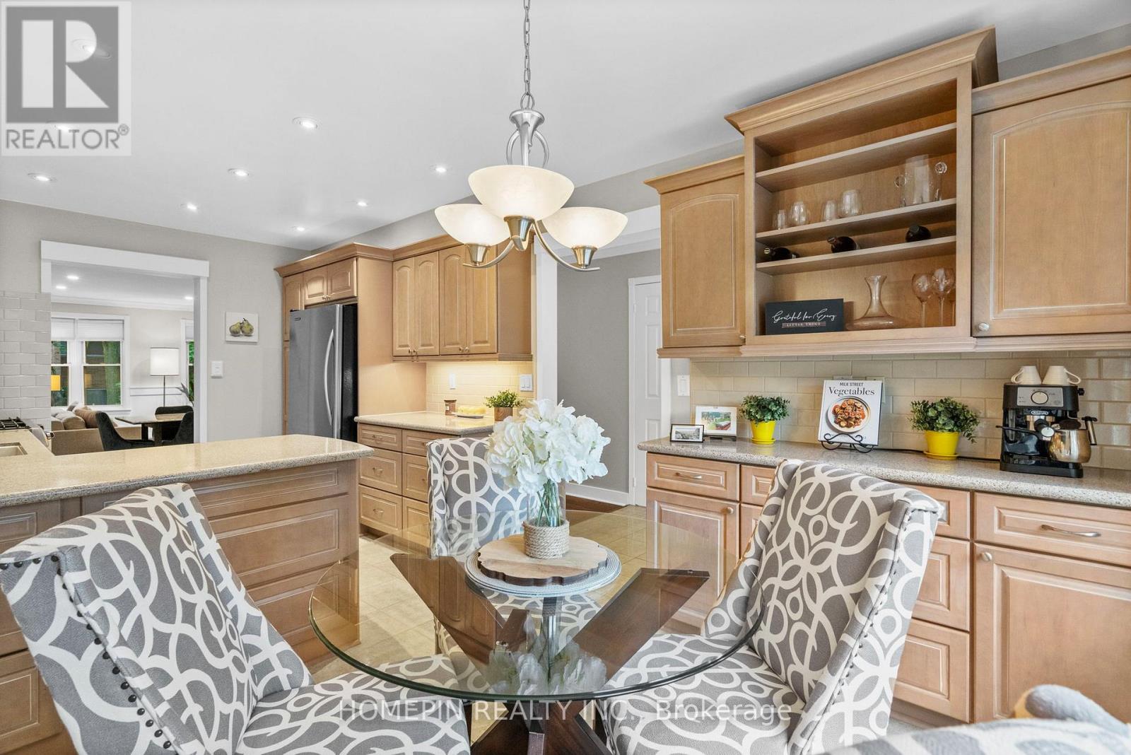 86 CONFEDERATION WAY - 5