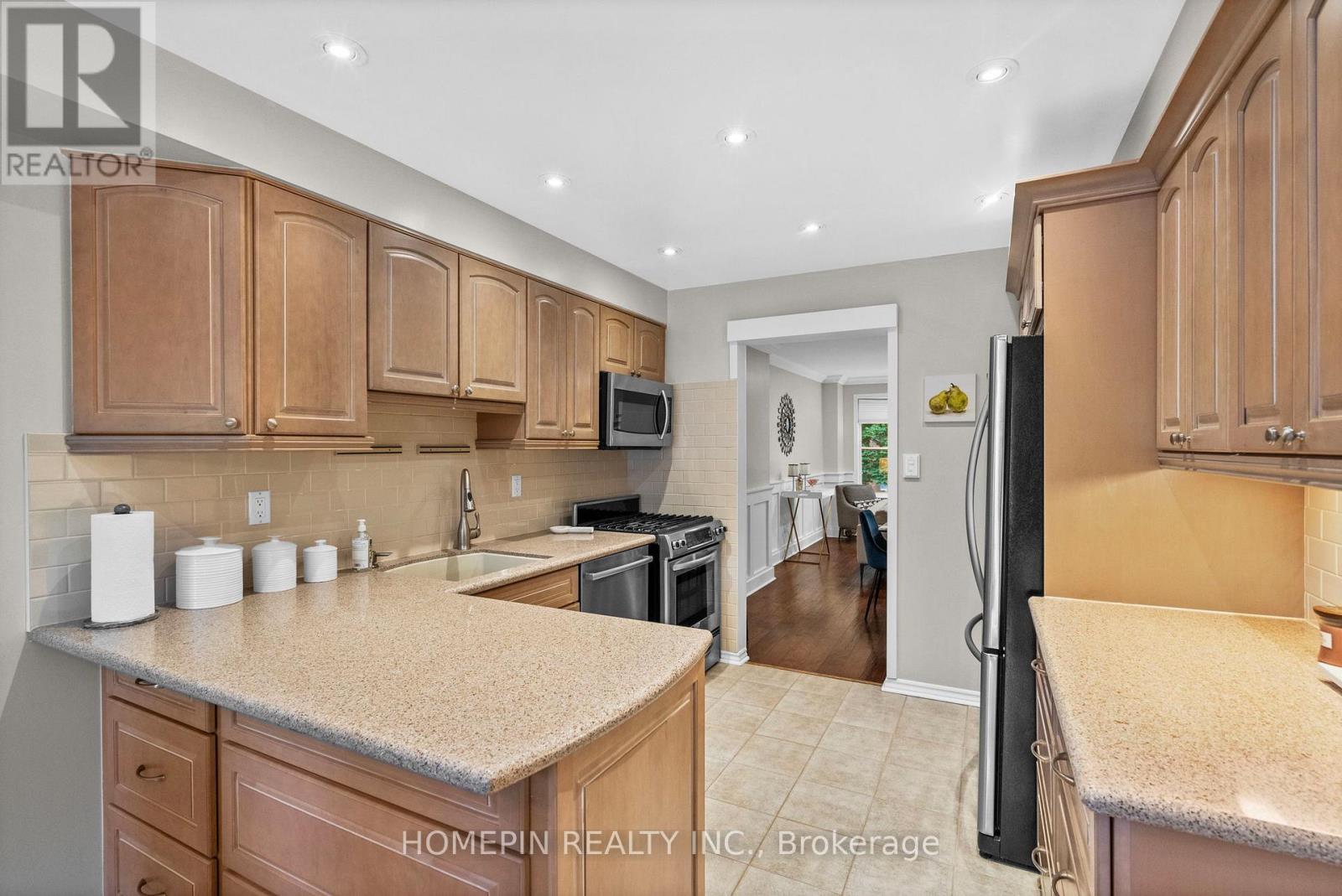 86 CONFEDERATION WAY - 7