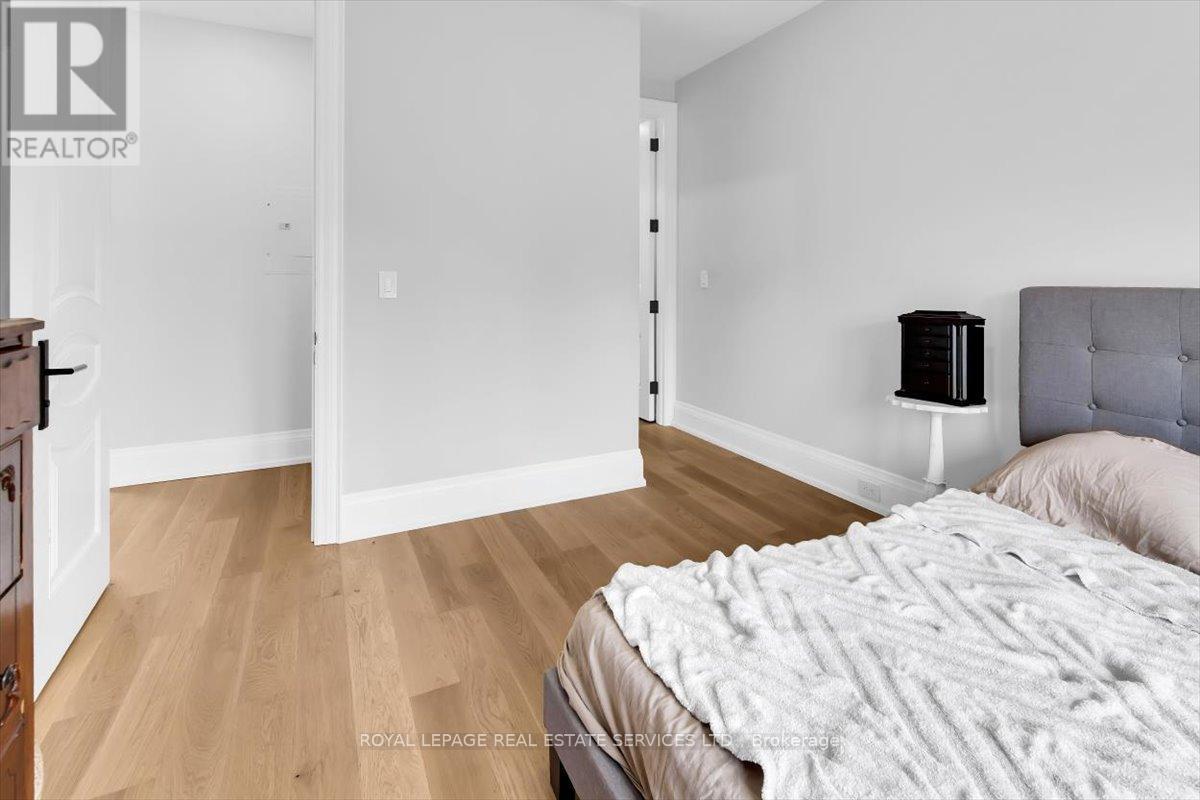 56 BATTERSEA CRESCENT - 35