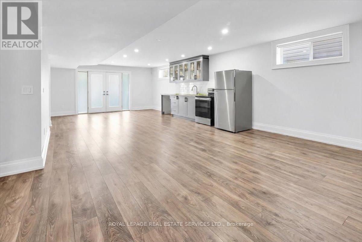 56 BATTERSEA CRESCENT - 41
