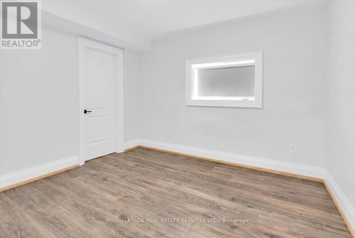 56 BATTERSEA CRESCENT - 44