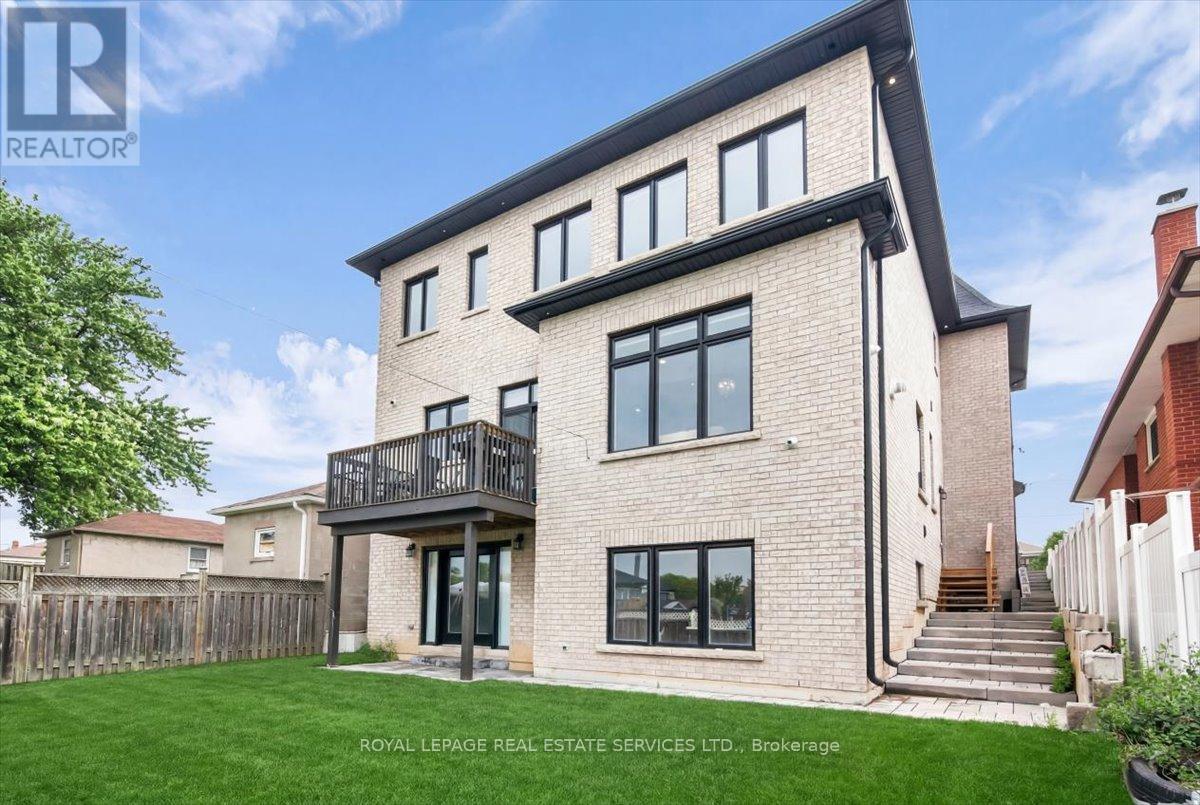 56 BATTERSEA CRESCENT - 48
