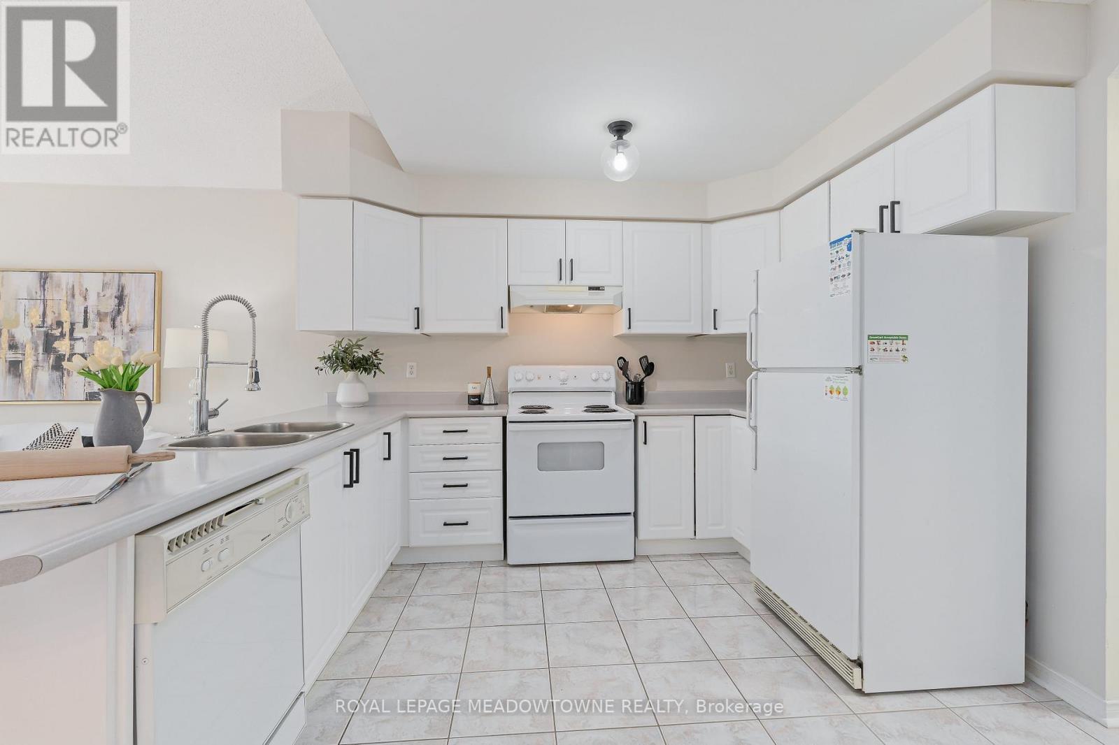 73 JAMES YOUNG DRIVE - 12