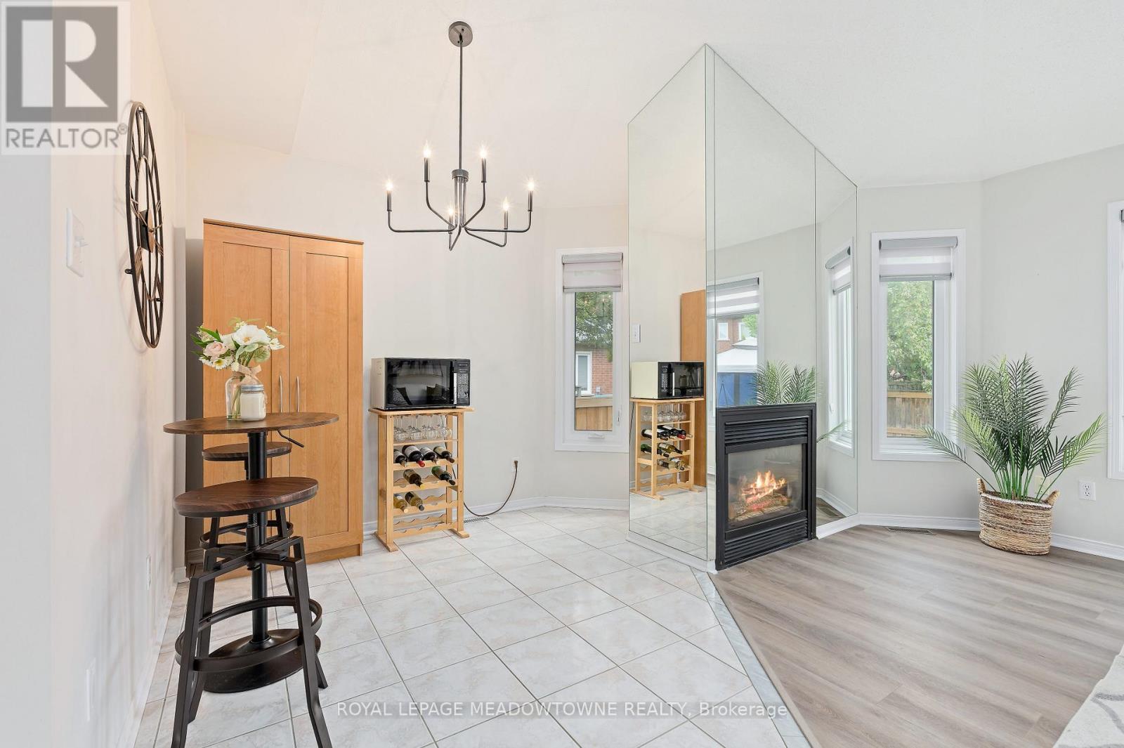 73 JAMES YOUNG DRIVE - 14