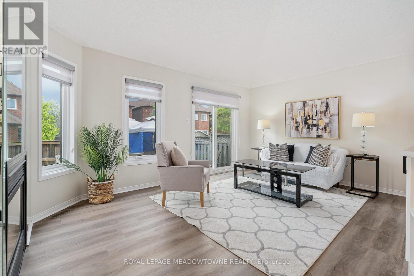 73 JAMES YOUNG DRIVE - 16