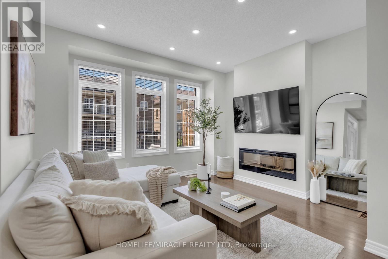 7 HAYMARKET DRIVE - 7
