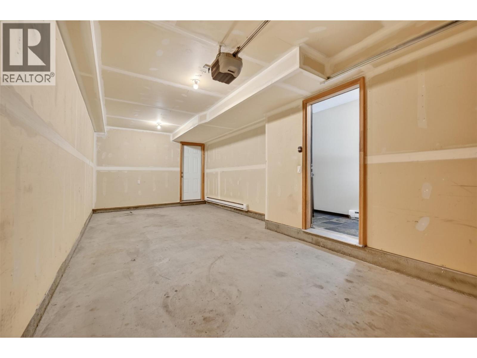 #10 1000 9TH Street - 27