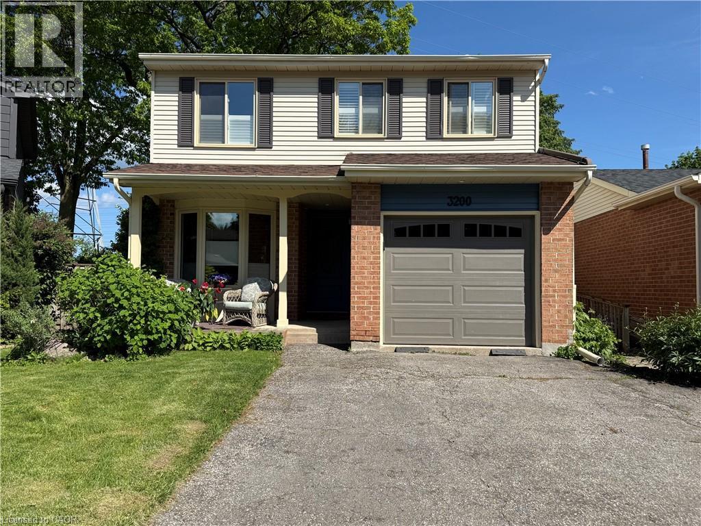 Welcome to this Beautifully maintained spacious 5-level backsplit