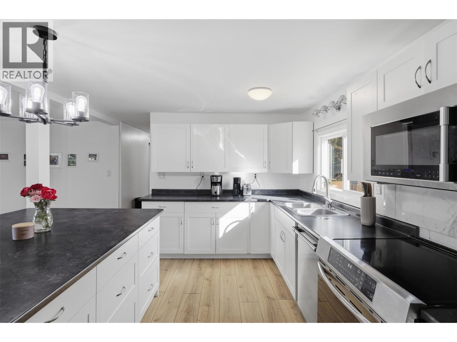 1328 Riverview Place - 14