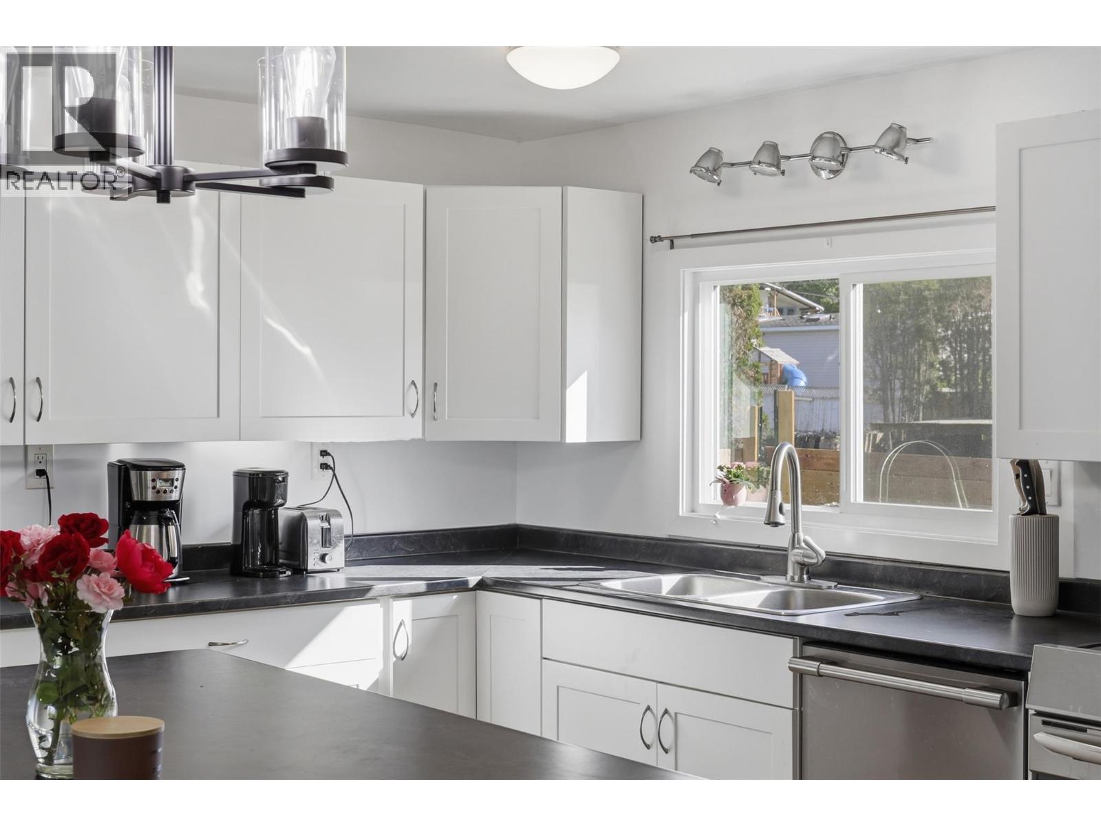 1328 Riverview Place - 12