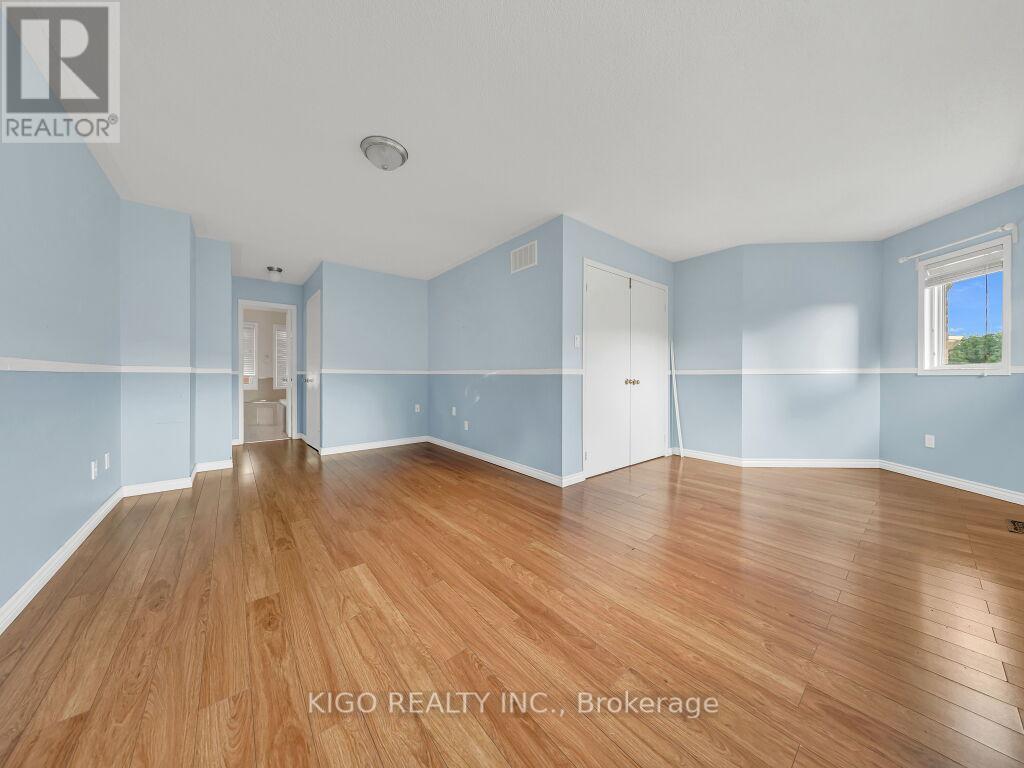 607 BURNETT AVENUE - 24