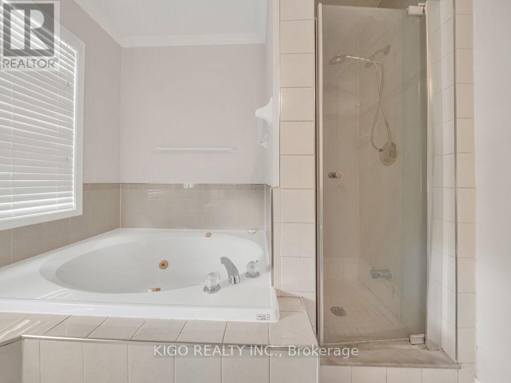 607 BURNETT AVENUE - 27