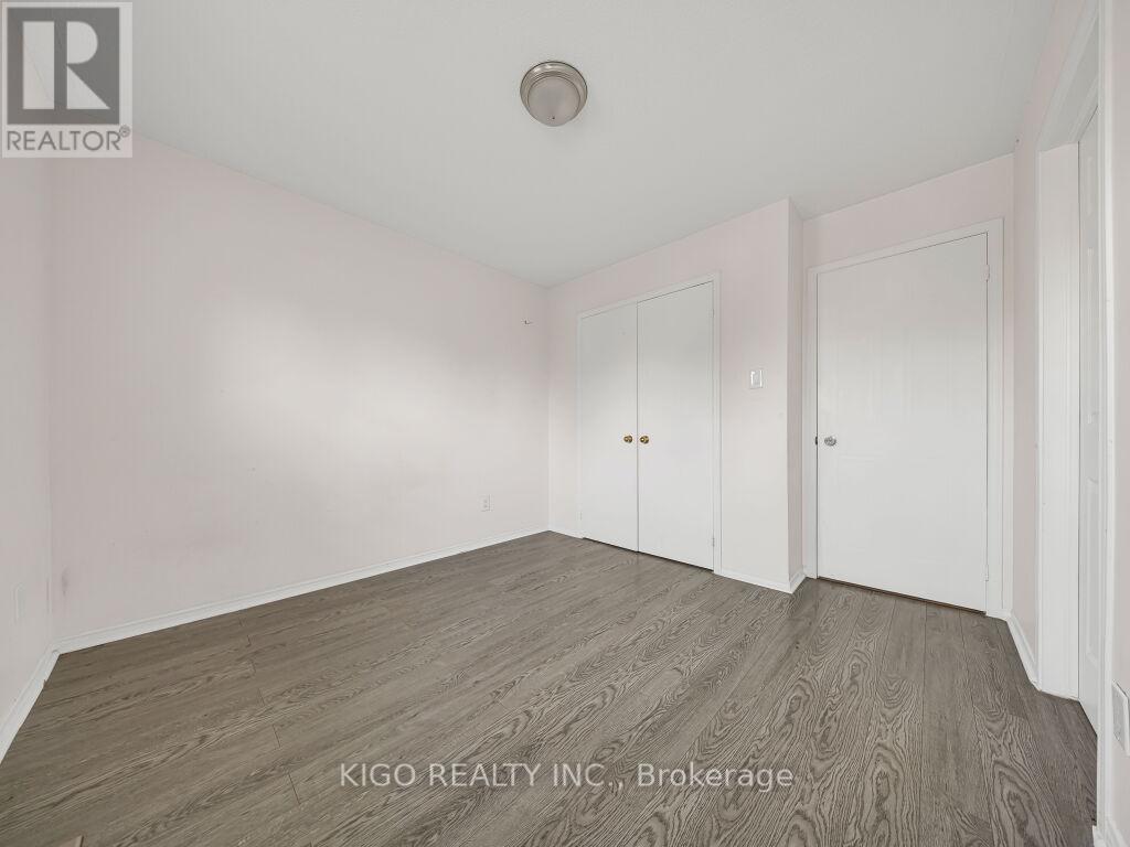 607 BURNETT AVENUE - 33