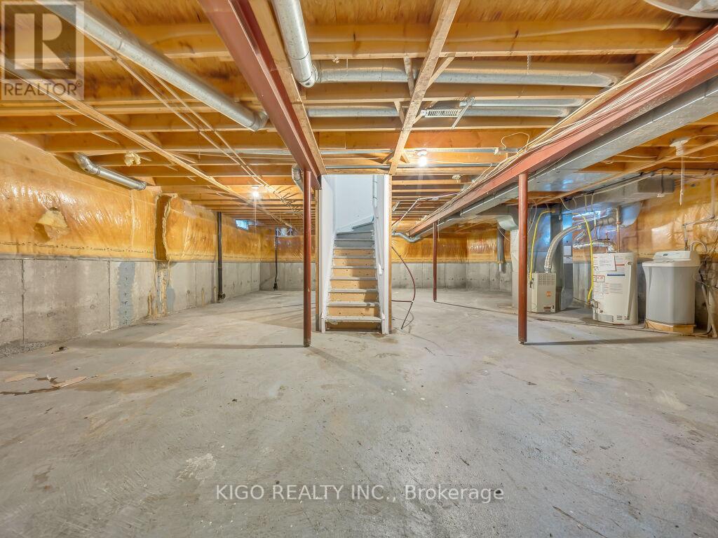 607 BURNETT AVENUE - 35