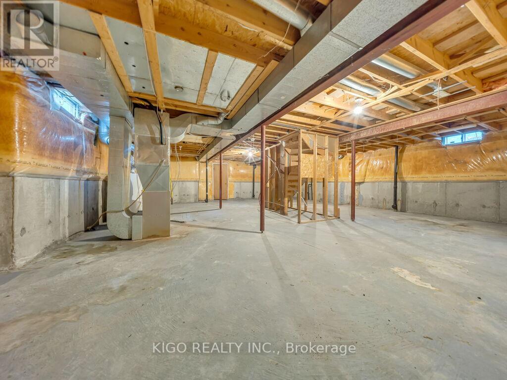 607 BURNETT AVENUE - 36