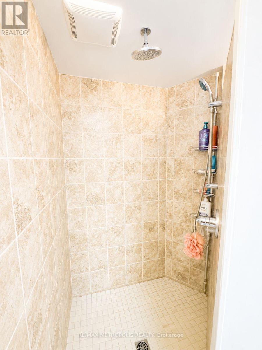 #14 20 LAWSON STREET - 22