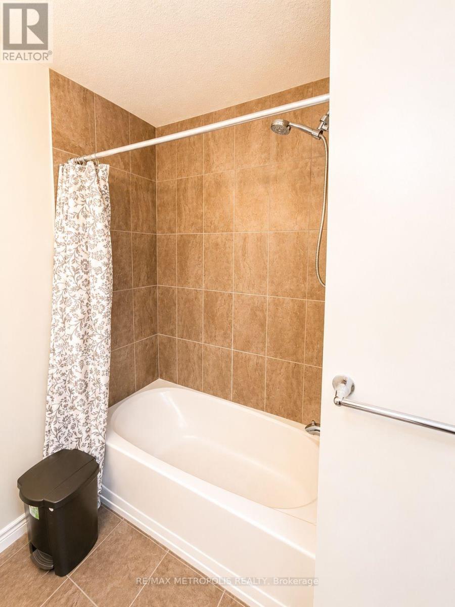 #14 20 LAWSON STREET - 28