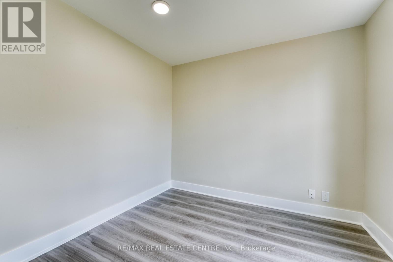 88 LORNE AVENUE - 16