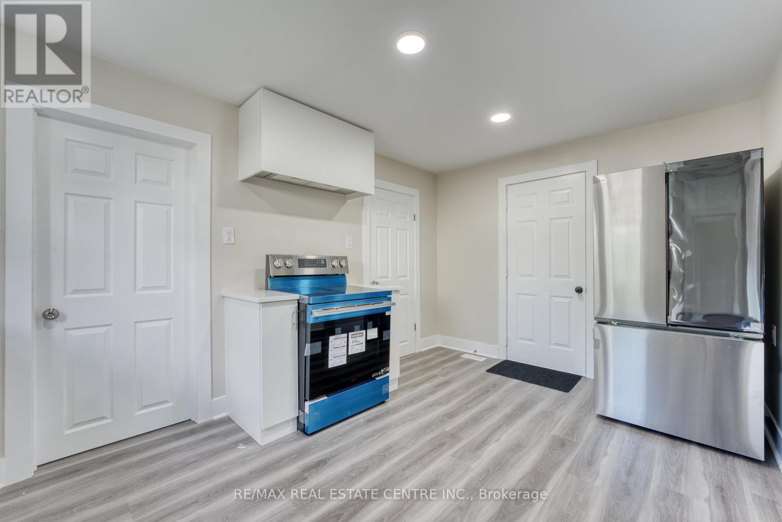88 LORNE AVENUE - 17