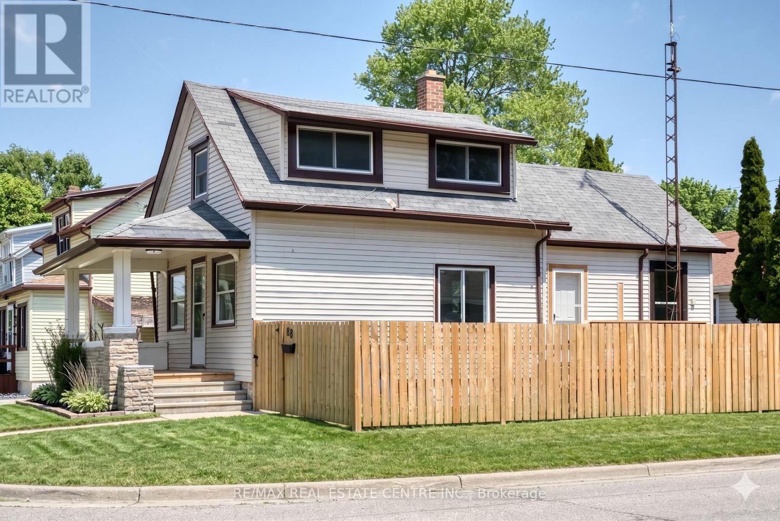 88 LORNE AVENUE - 2