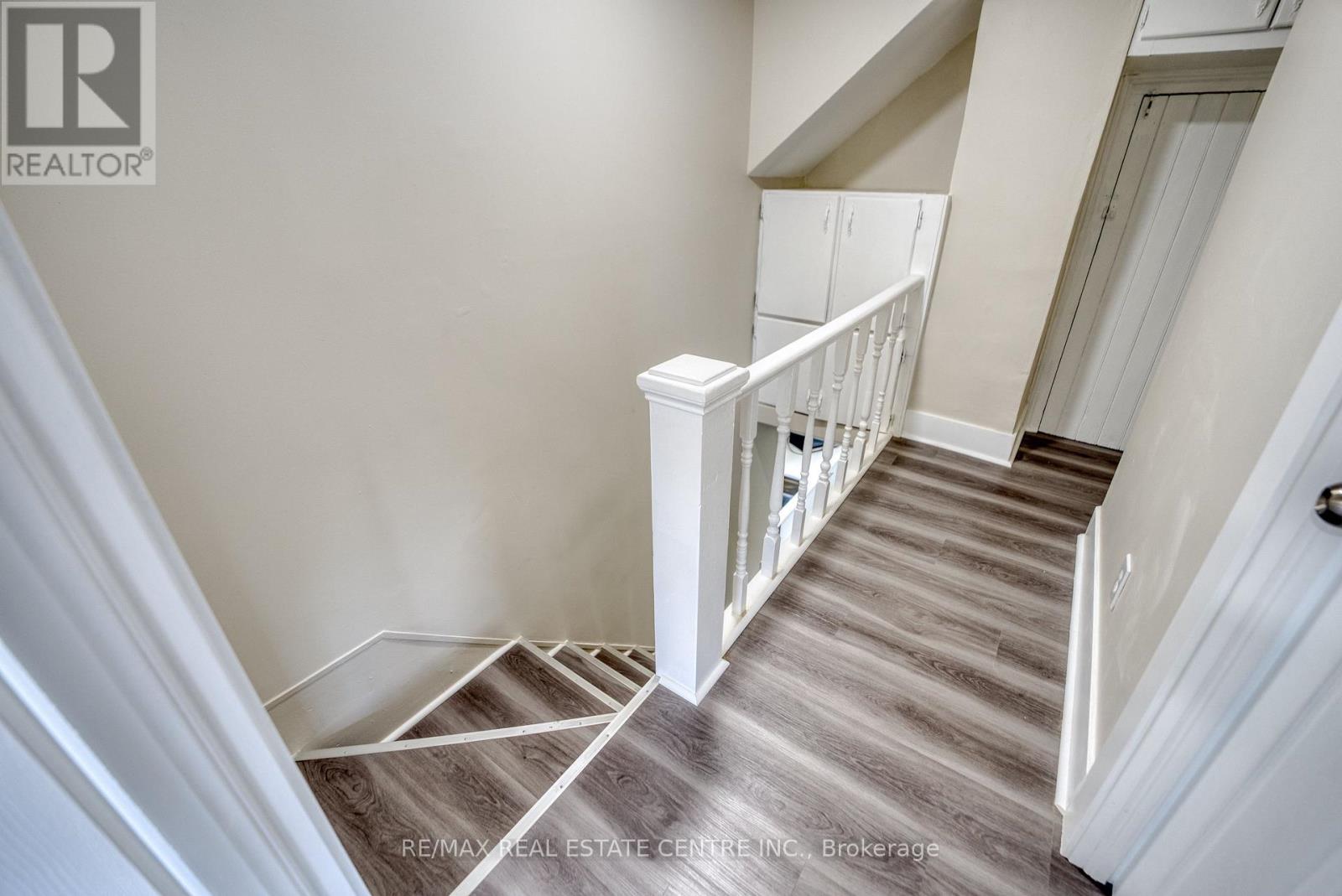 88 LORNE AVENUE - 24