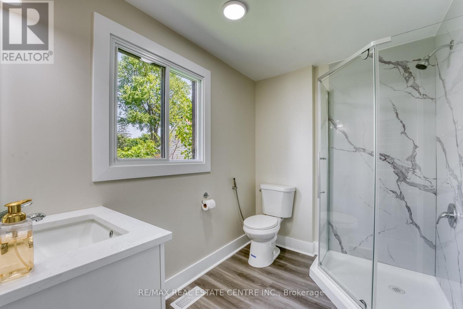 88 LORNE AVENUE - 25