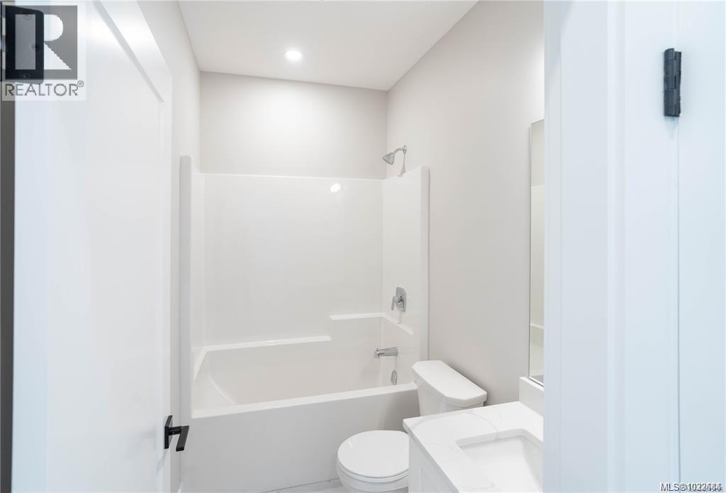 671 Sanderson Rd - 24