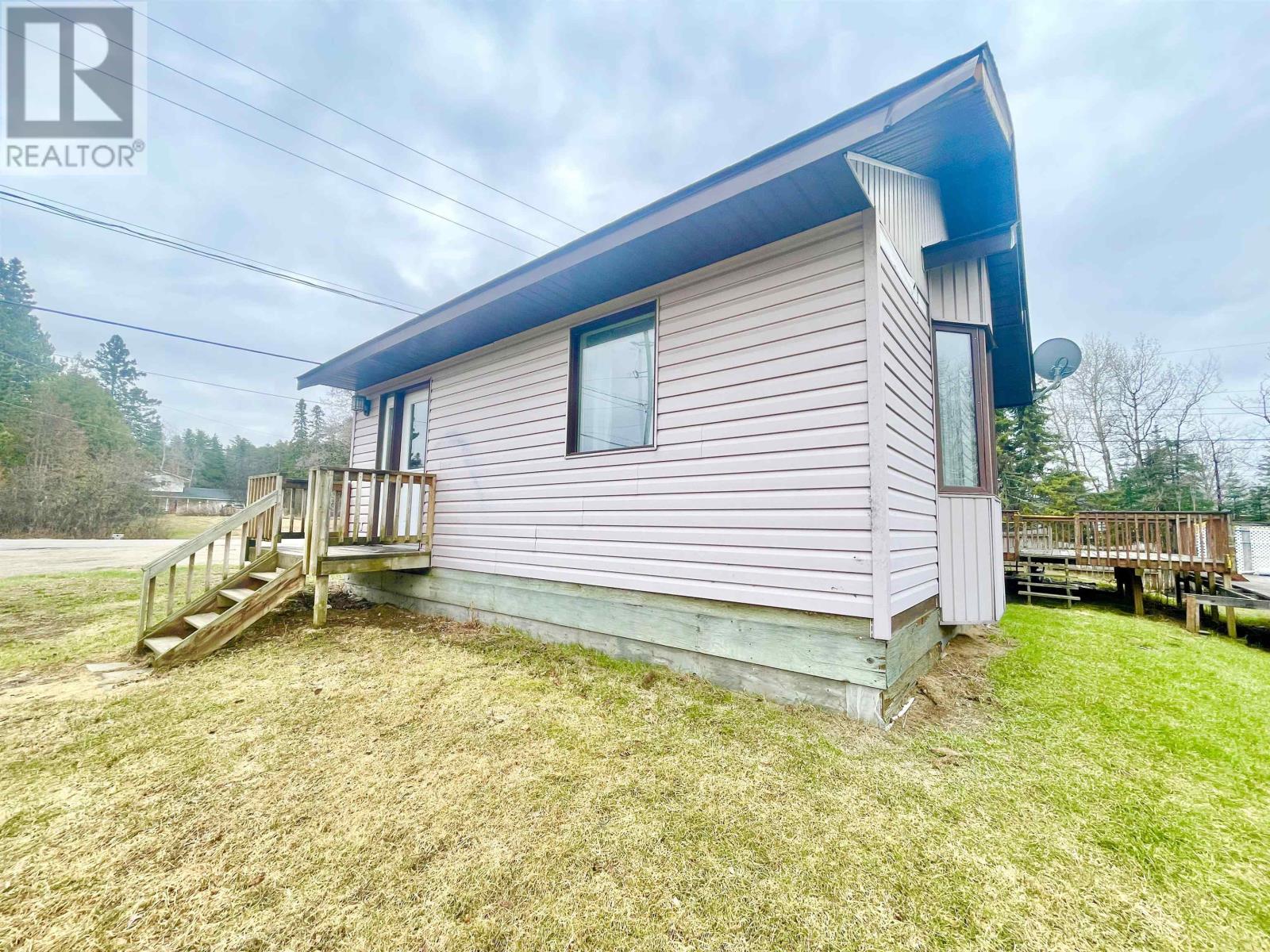 70 Armstrong ST - 21