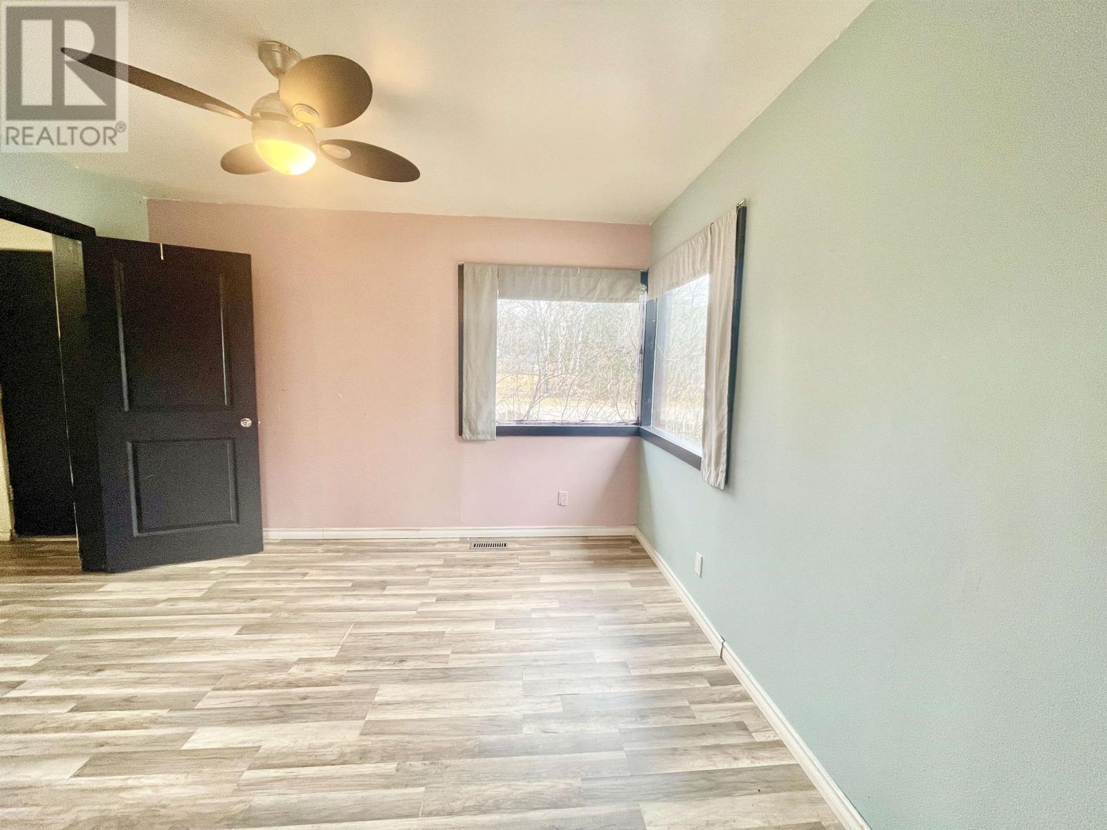 70 Armstrong ST - 17