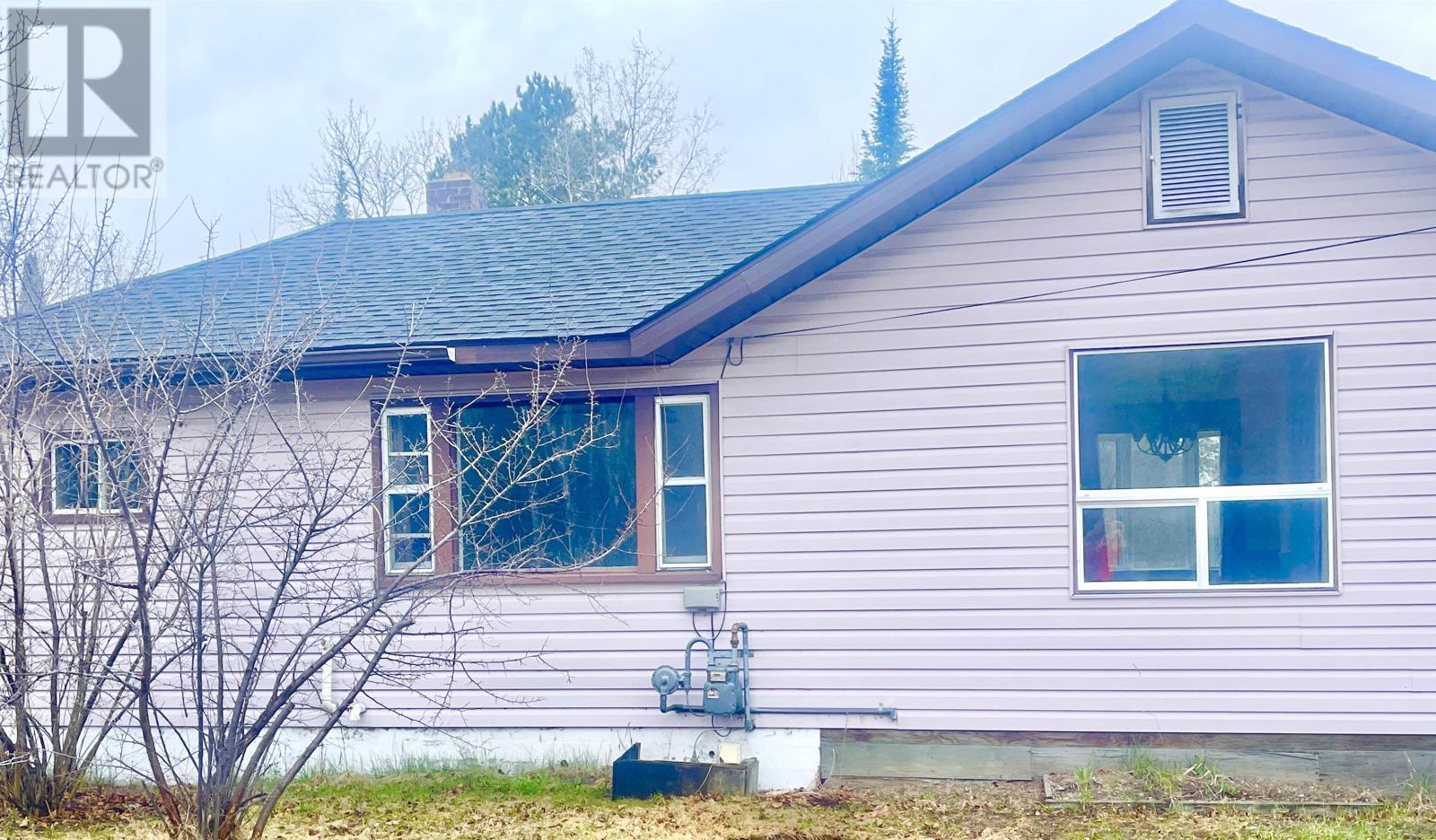 70 Armstrong ST - 32