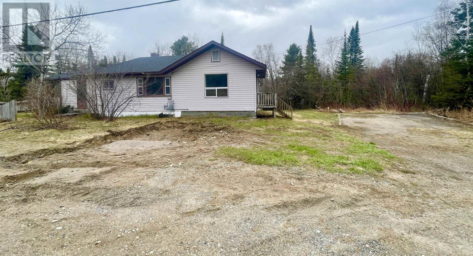 70 Armstrong ST - 34