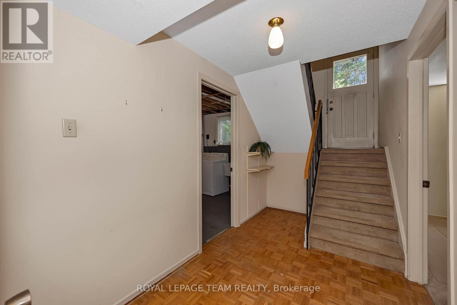 4 Bed, 2 Bath House for Sale in Ottawa – 38 ELMBANK CRESCENT, Ottawa – MLS# X13440126 - Image 28