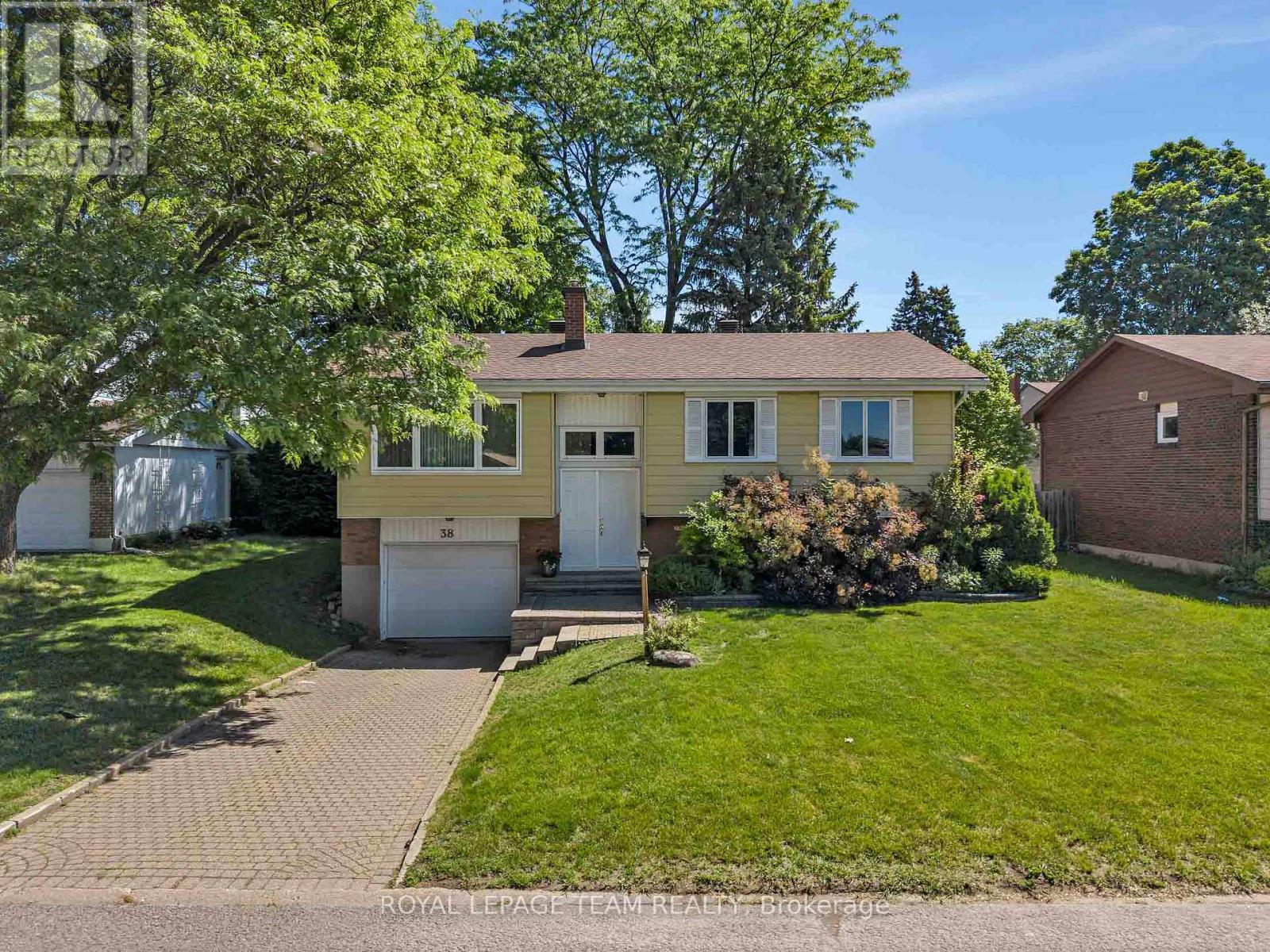 4 Bed, 2 Bath House for Sale in Ottawa – 38 ELMBANK CRESCENT, Ottawa – MLS# X13440126 - Image 42