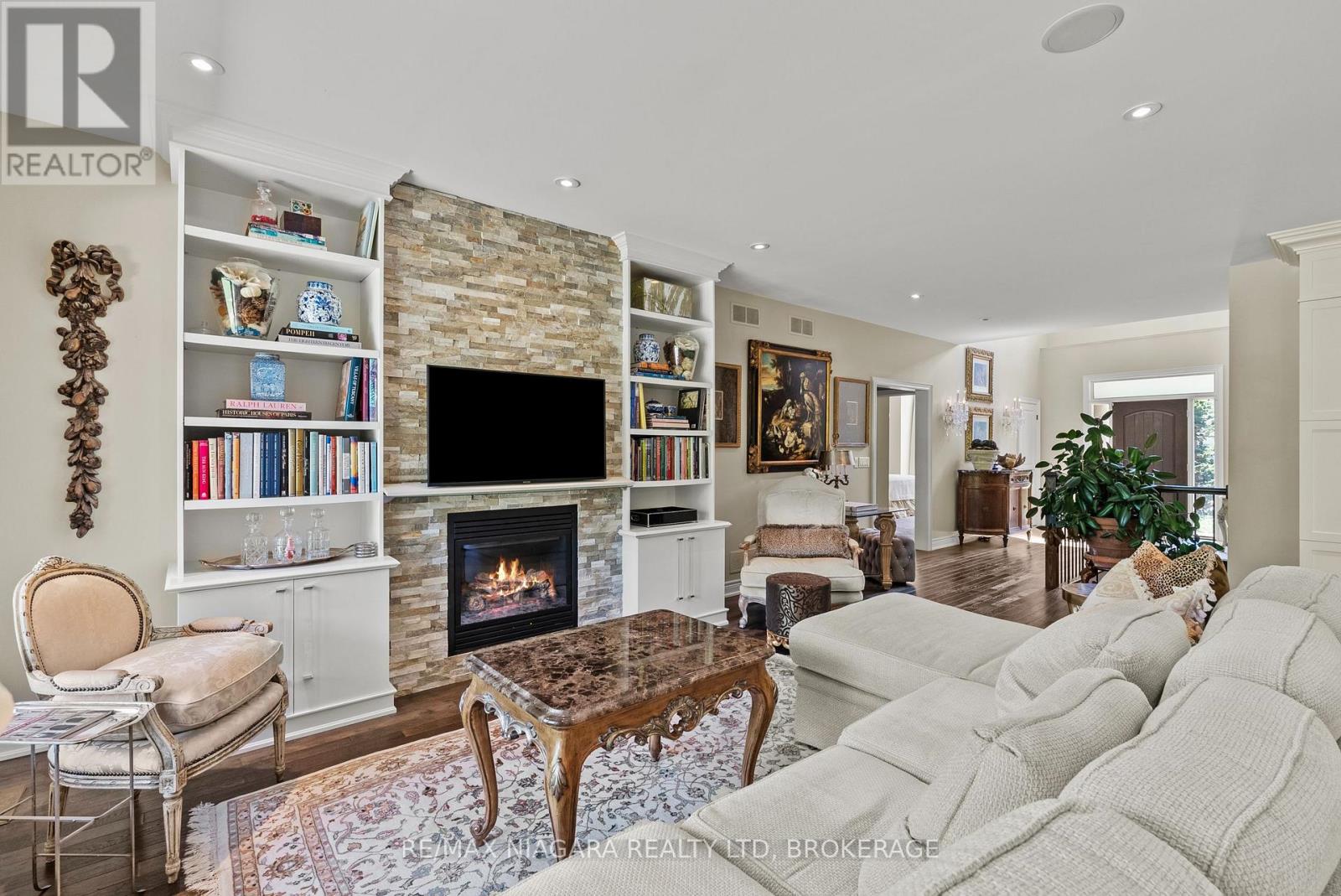 8 CAMPBELL STREET - Image 16