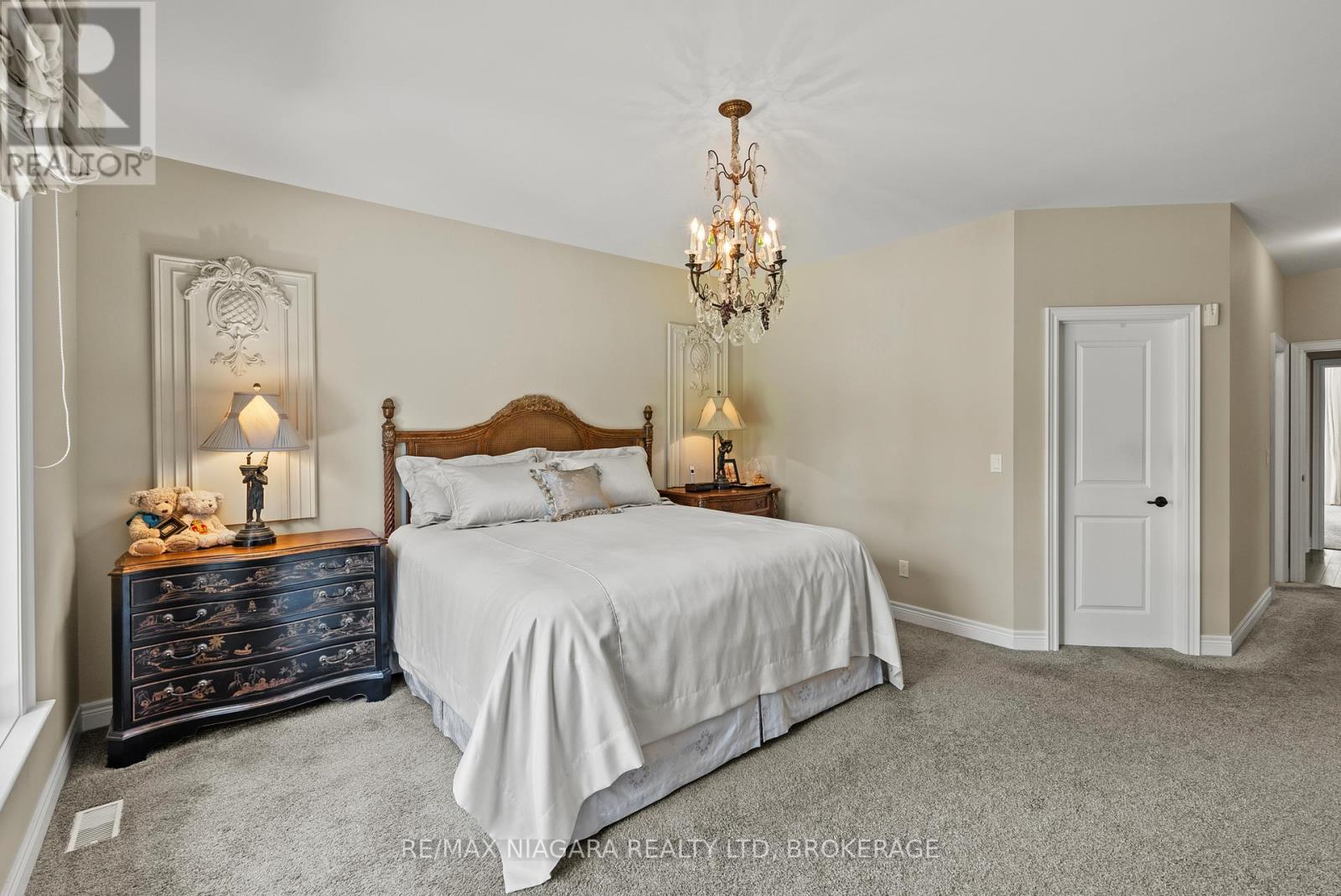 8 CAMPBELL STREET - Image 19