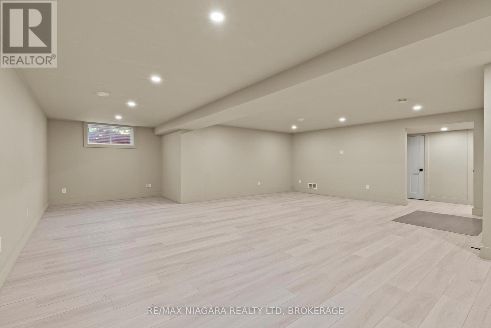 8 CAMPBELL STREET - Image 26