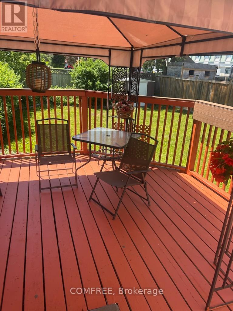 56 FIELDGATE DRIVE - 22