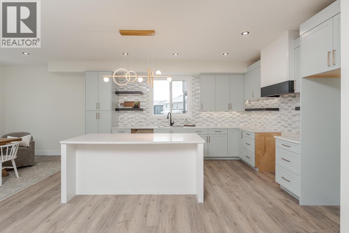 Photo 11 of 41 — 3936 ESTABROOK COURT · Prince George, BC