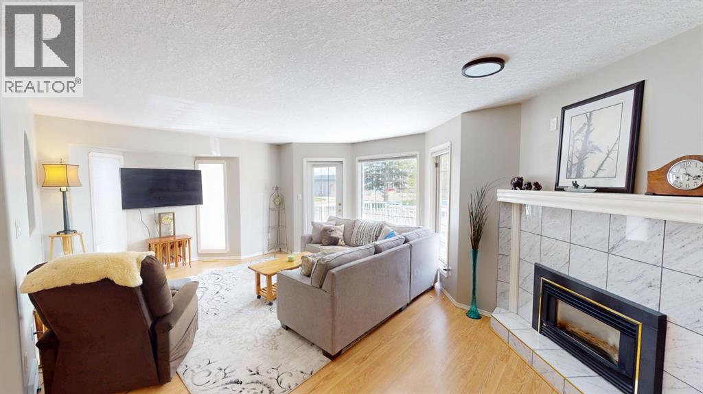 411 3 Street - 5