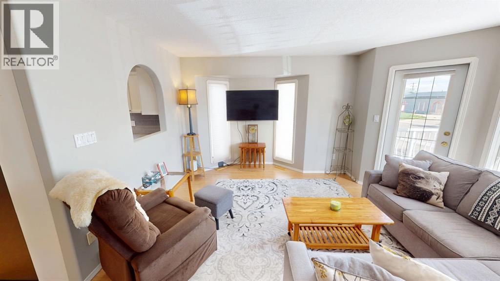 411 3 Street - 4