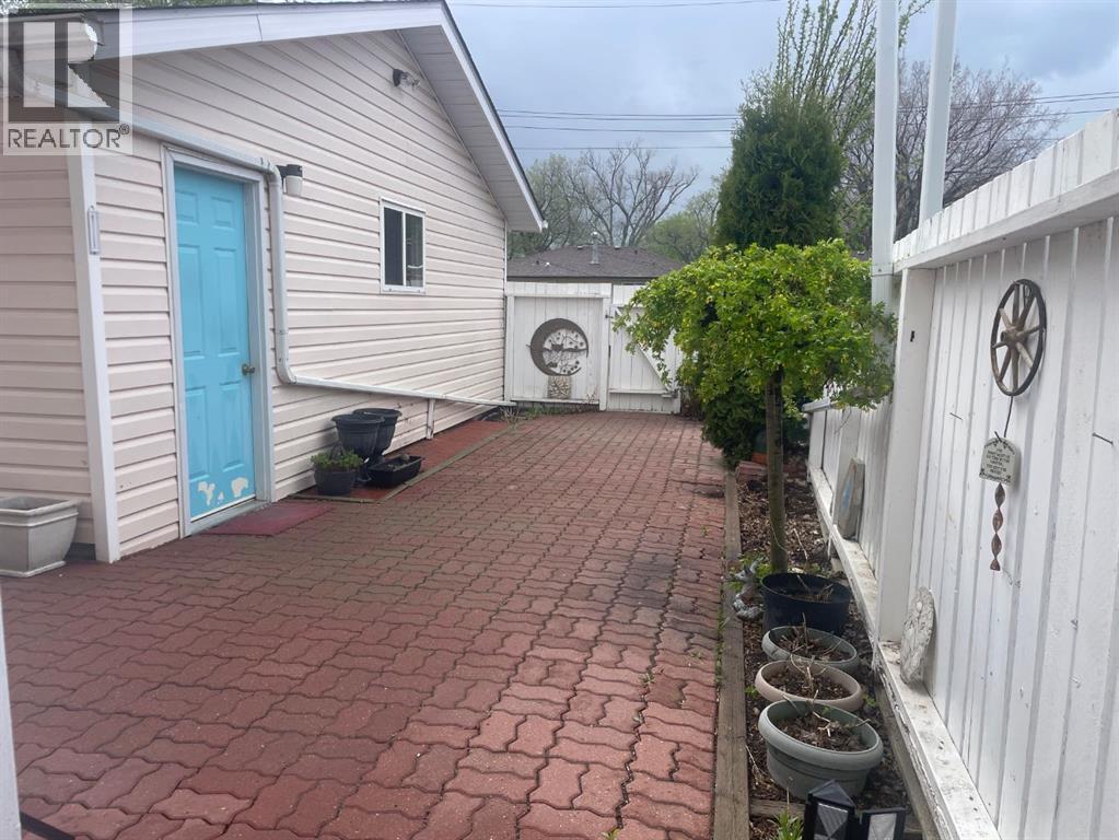 411 3 Street - 31