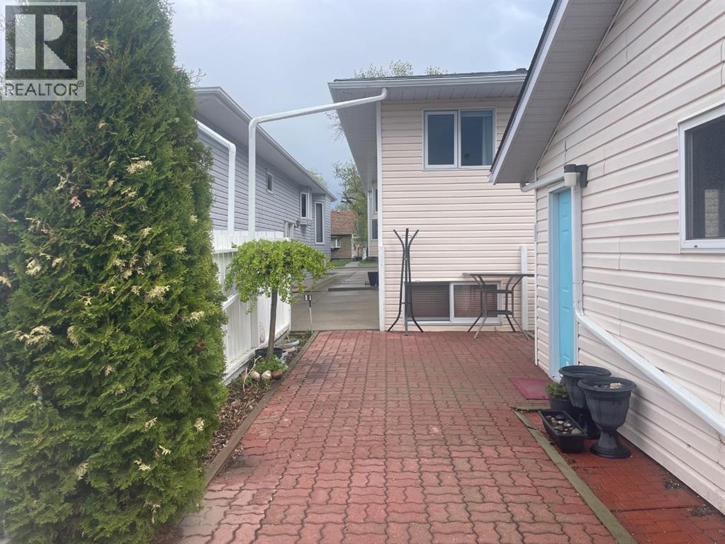 411 3 Street - 32
