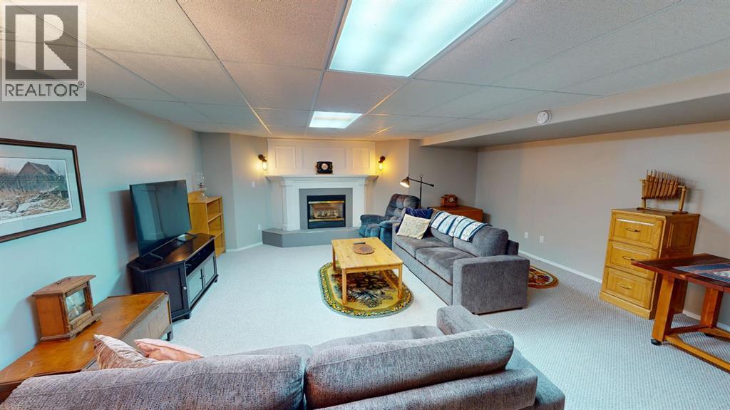 411 3 Street - 26