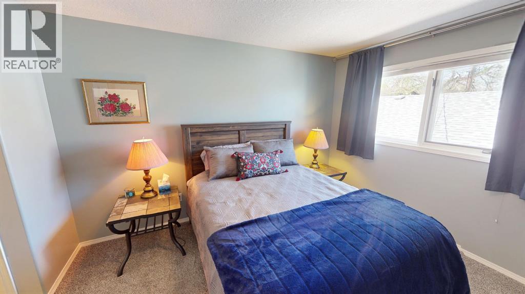 411 3 Street - 12