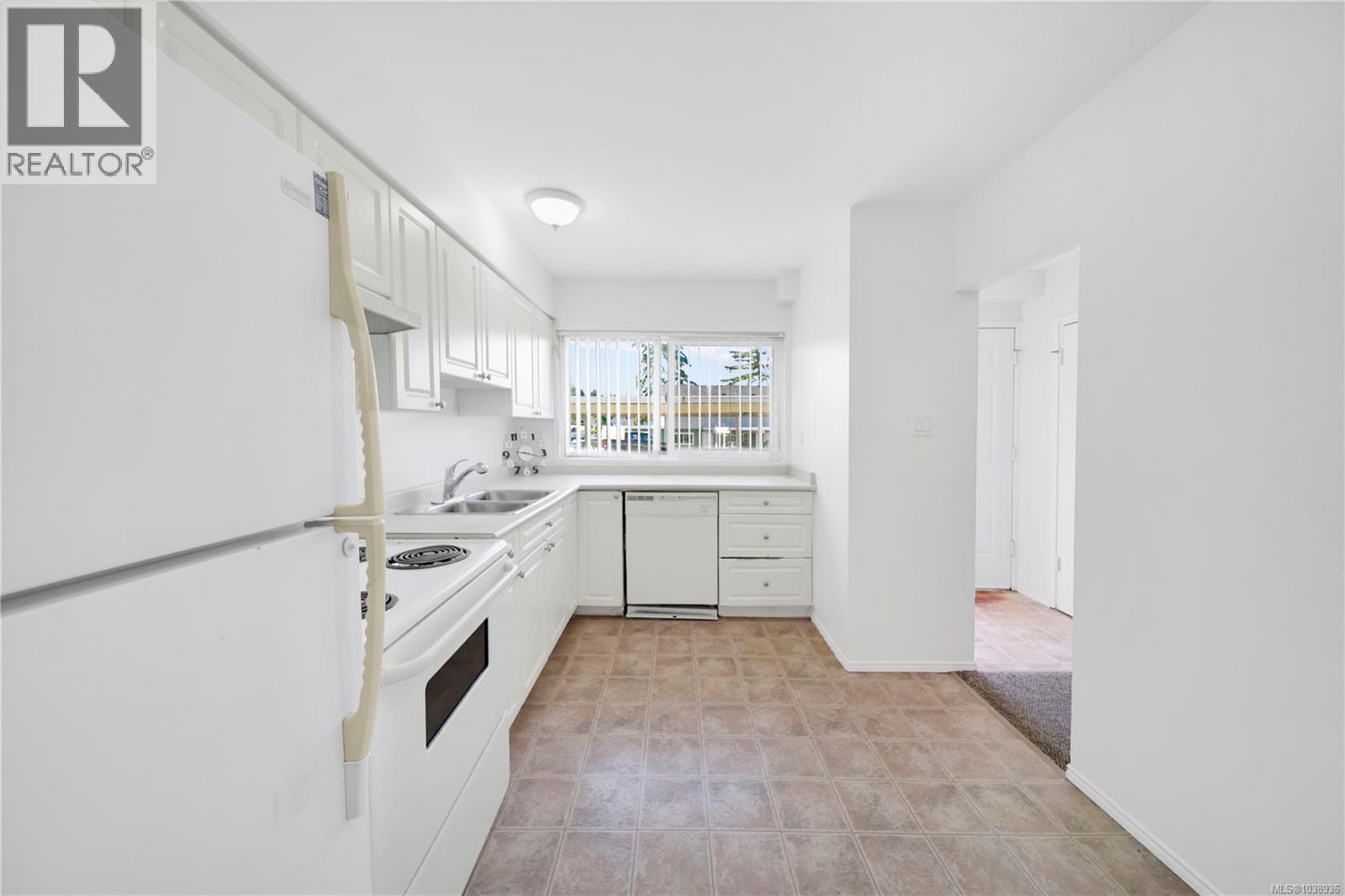 #40 4110 Kendall Ave - 8