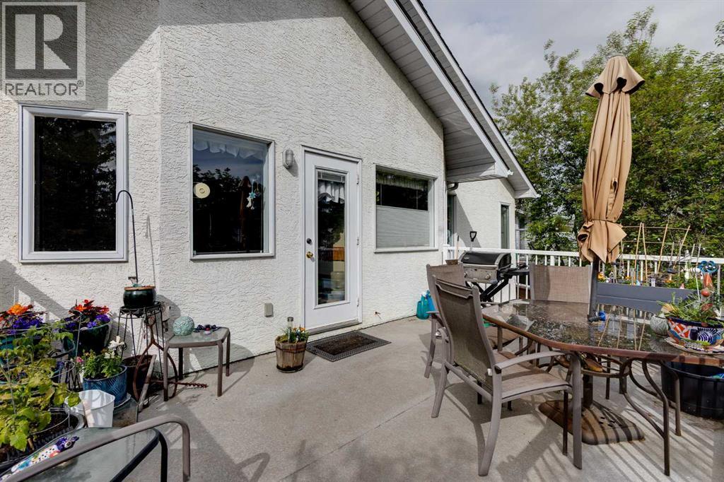 44 Valley Meadow Close NW — photo 11